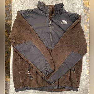 North face jacket BOYS XL fits like a woman’s small